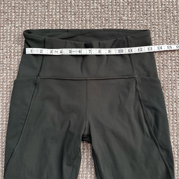 Lululemon Women’s Green Cropped Leggings - size 8 - Picture 3 of 12